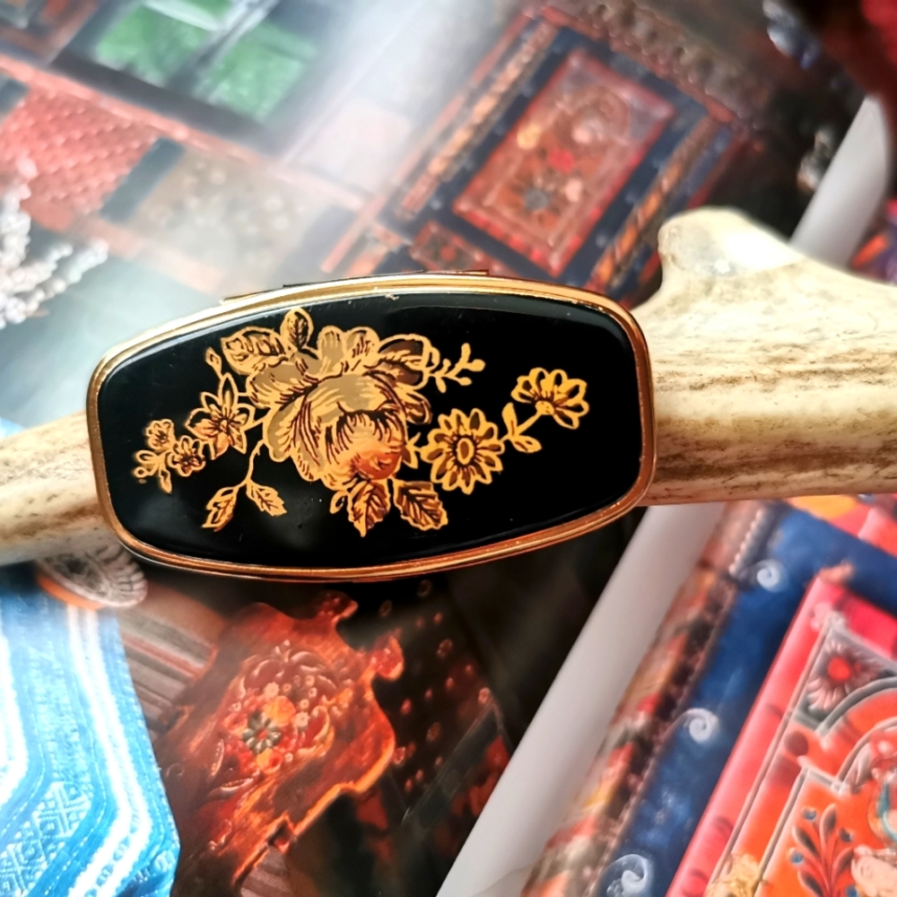Vintage lipstick holder